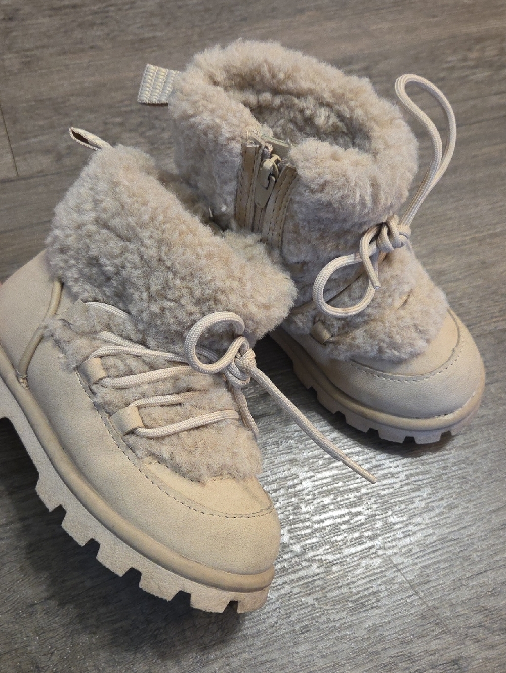 Zara • Kids Fuzzy Lined Boots